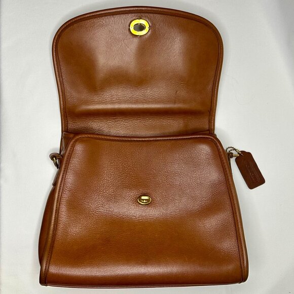 Coach Vintage Manor Bag 1995 British Tan 9977 Brass Hardware Shoulder Strap& Tag - Picture 6 of 16